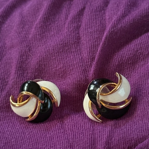 Jewelry - Elegant Black and White Gold-Tone Earrings